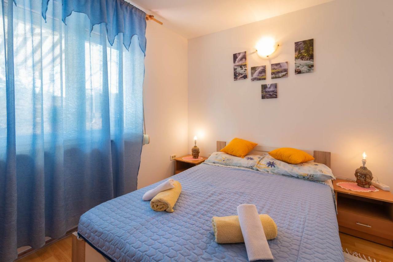 Mila Apartment Pula Luaran gambar